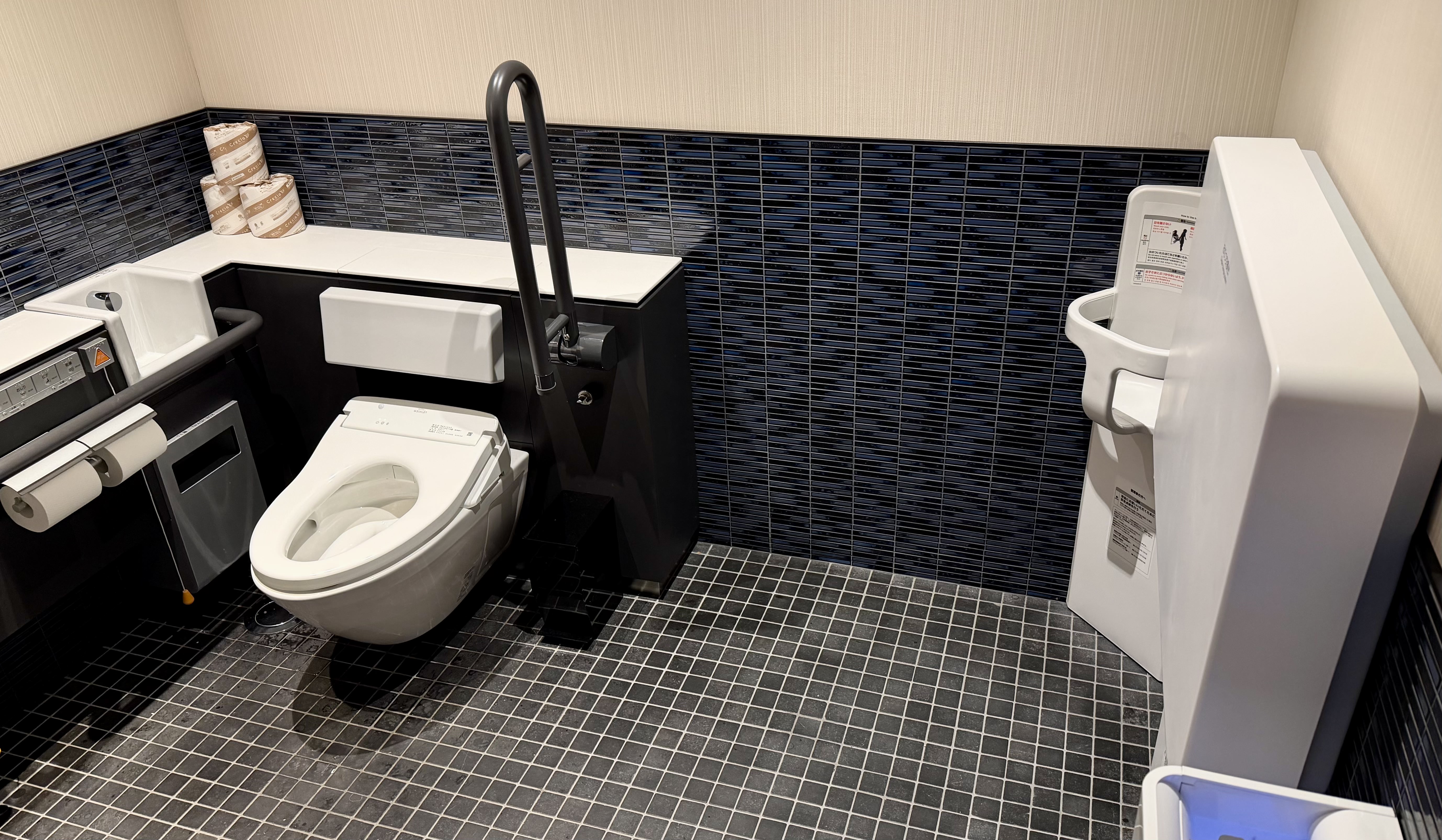 restroom at club lounge