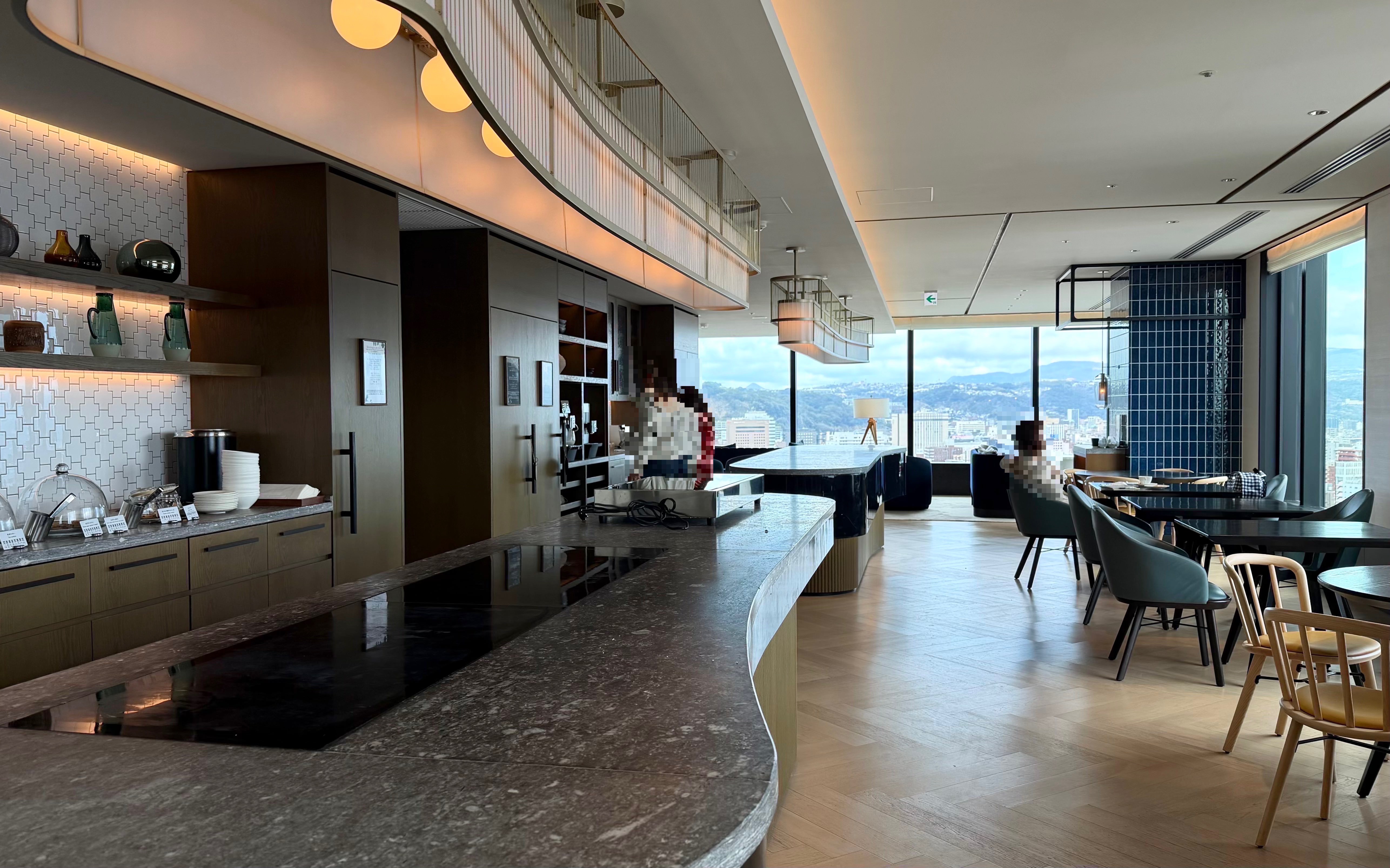 club lounge atmosphere