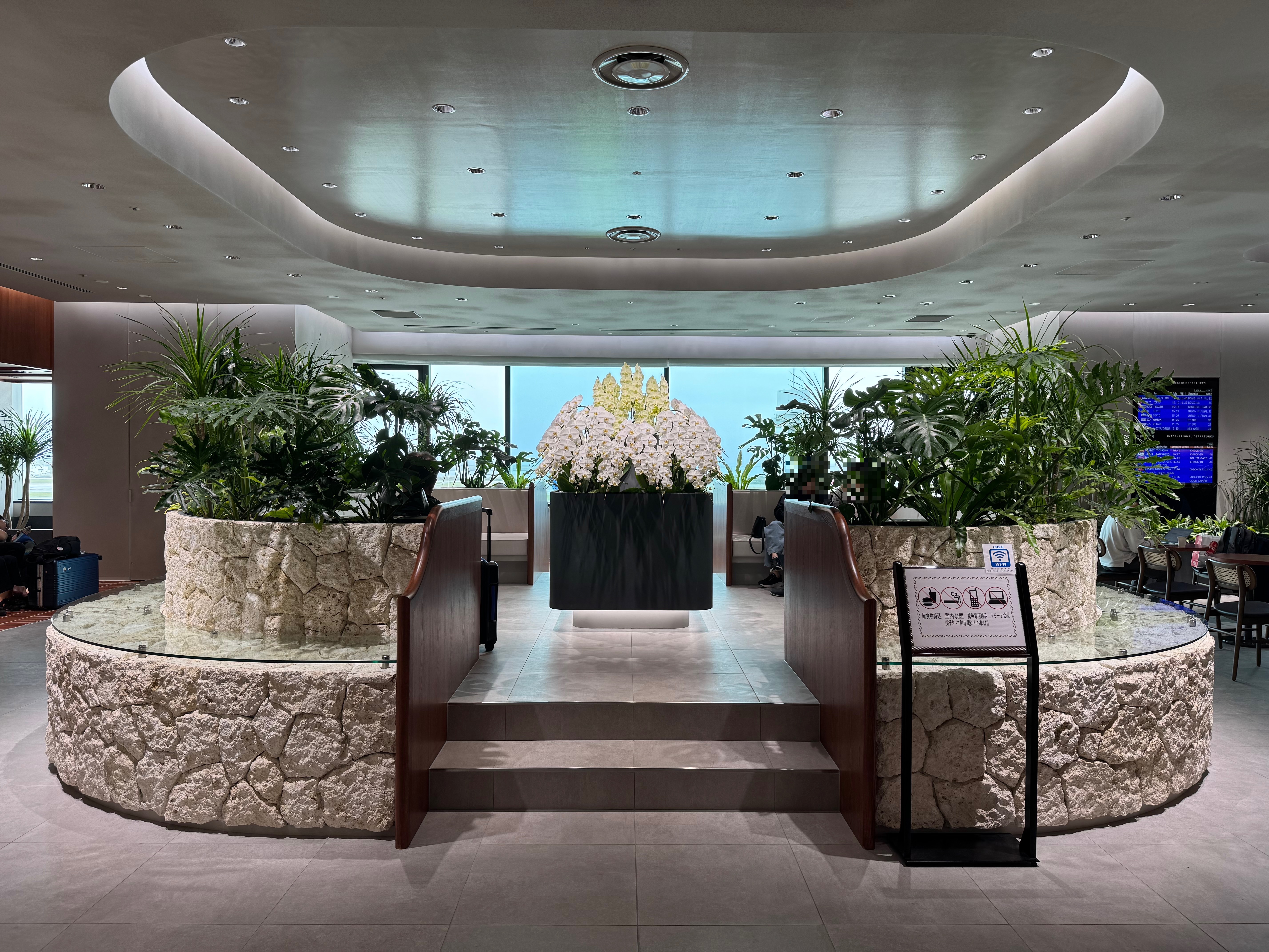 main hall of the airport lounge